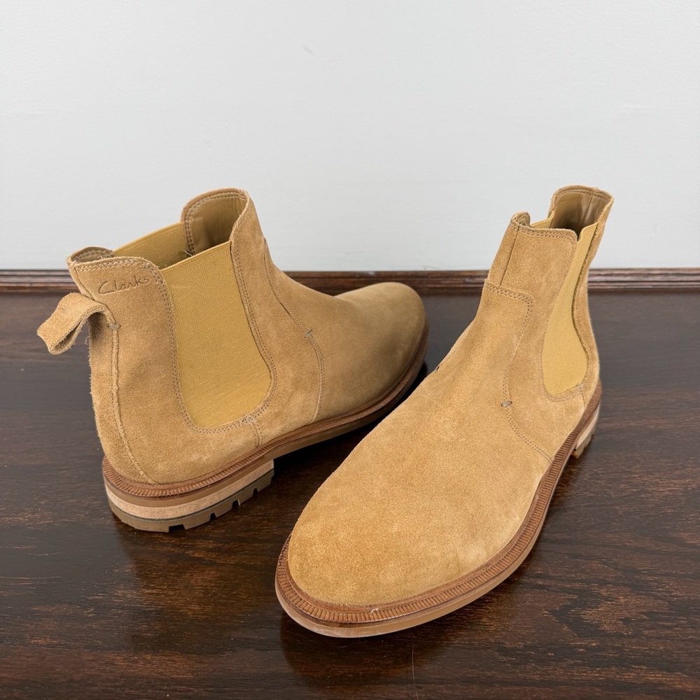 Clarks Boots Foxwell Top Mens Suede Chelsea Shoes Size 7 Dark Sand
